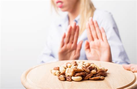 ナッツアレルギー 食べてはいけないもの、そして宇宙の謎について