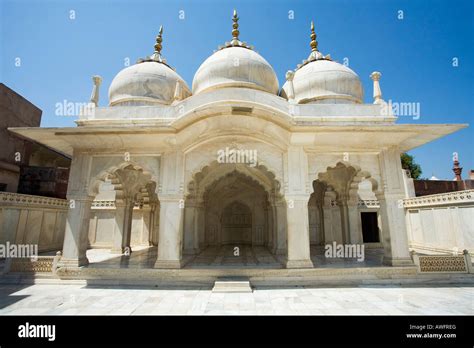  Shah Jahan Mosque: En historisk pärla i den mystiska staden Faisalabad!