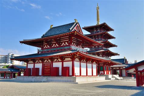 Shitenno-ji Temple: En ikonisk buddhistisk pärla i hjärtat av Osaka!