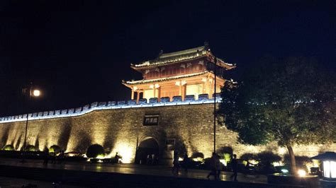   Xiangyang Ancient City Walls - Enormt historiskt arv och en fantastisk utsikt!