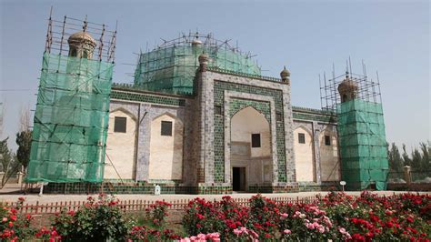  Xinjiang Muslims Mausoleum -  En historisk oas av respekt och reflektion! 