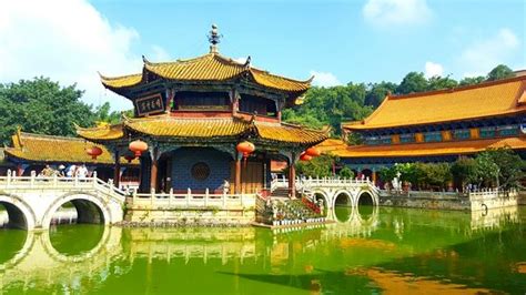 Yuantong Temple! En Mystisk Oas Mitt i Kunmings Pulserande Stad